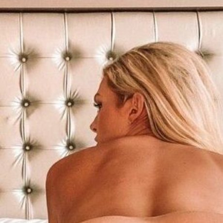 Itsnicoleeee onlyfans model images