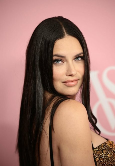 Adriana Lima onlyfans porn leaked