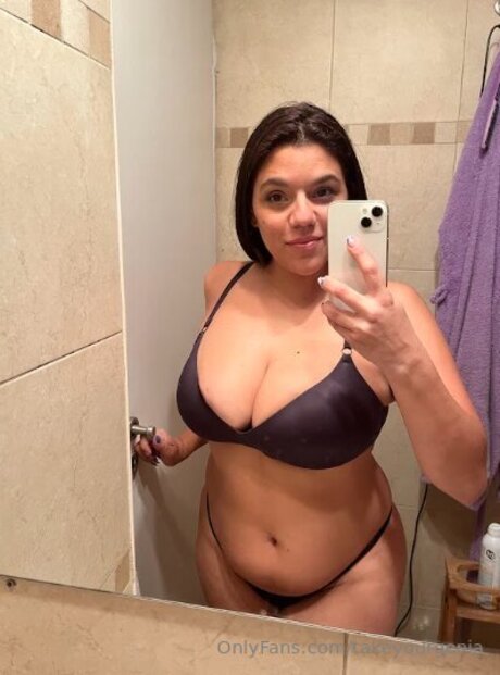 Takeyourgenia sextape onlyfans