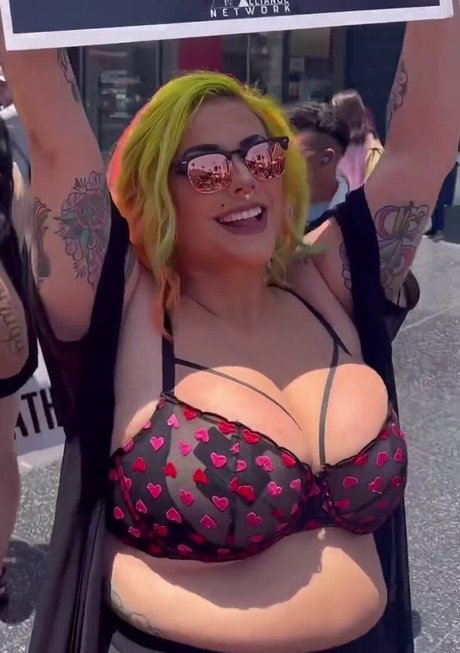 TheZombiUnicorn nude onlyfans