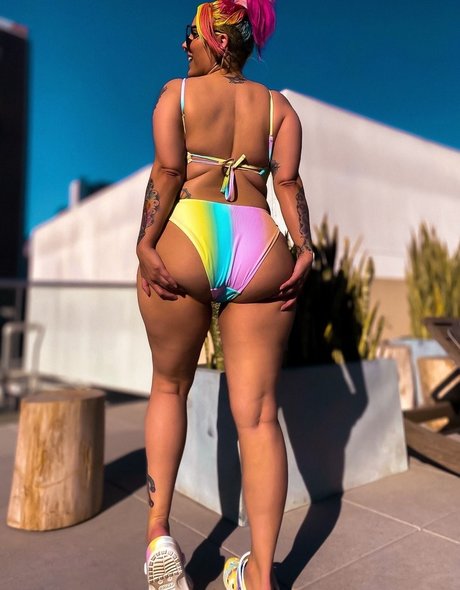 TheZombiUnicorn onlyfans lesk