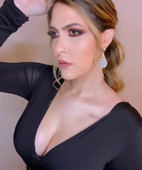 Nahzinhaa onlyfans model photos