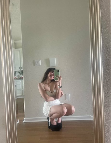 giant onlyfans nude artwork