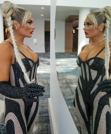 cute big tits onlyfans art nude archive