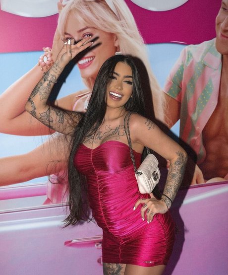 MC Mirella onlyfans nude leak