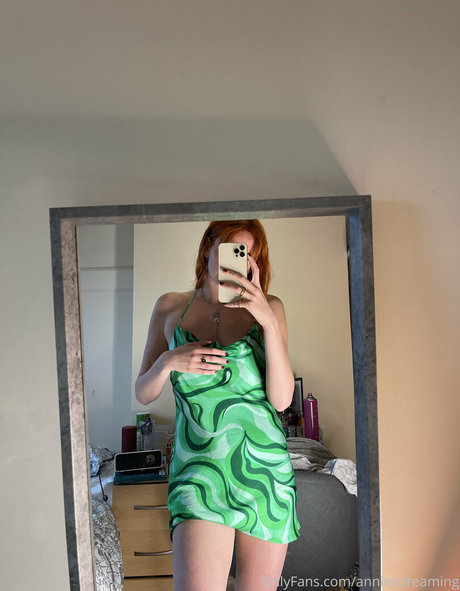 annieecharlottefree onlyfans leak nudes