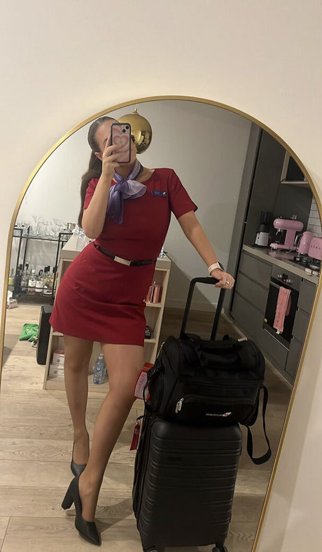 Alanna Pow leaked onlyfans.