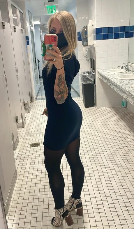 Alliekazam onlyfans pic