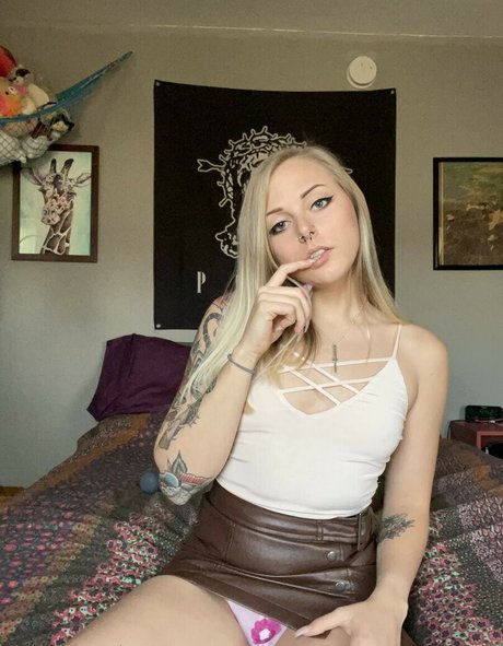 Alliekazam naked onlyfans leaked