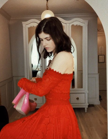 Alexandra Daddario onlyfans exposed