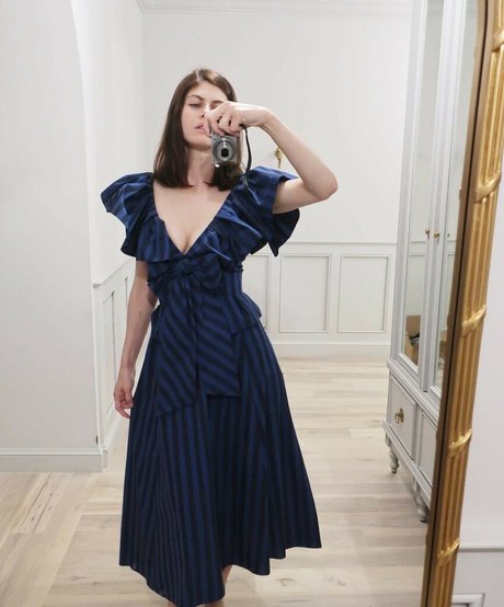 Alexandra Daddario naked onlyfans leaks