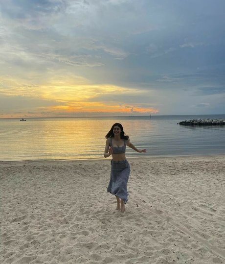 Alexandra Daddario onlyfans lesk