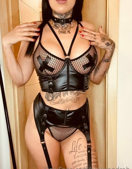 aleksandra myuller onlyfans explicit content