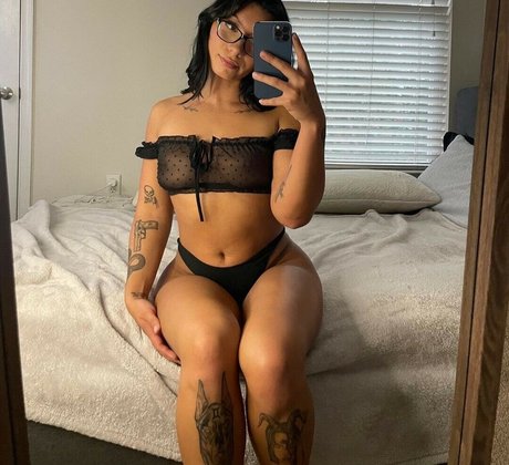 Throatzilla is on onlyfans