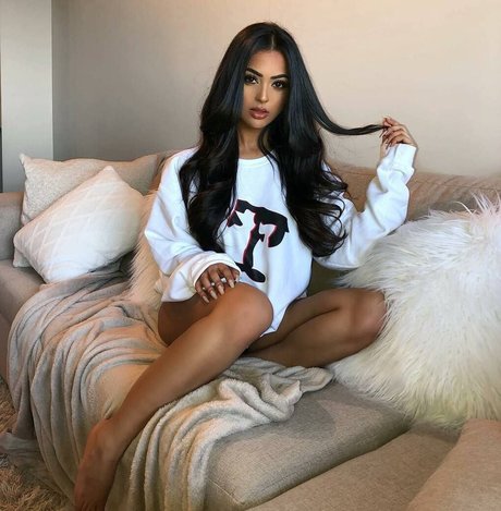 Aneeqa Farid onlyfans desnuda