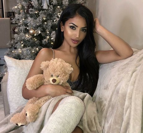 Aneeqa Farid onlyfans for free