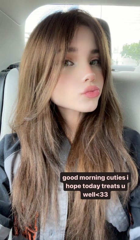 emmyuh onlyfans model images