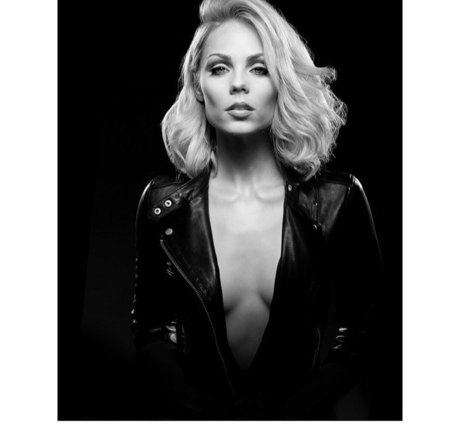 Laura Vandervoort onlyfans public photos
