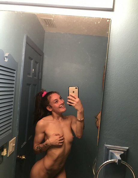 Sophia Sultry naked onlyfans pics