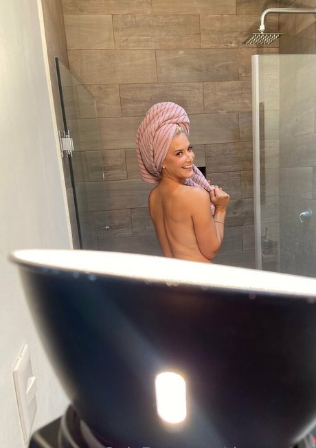 Tania Riquenes onlyfans sexy