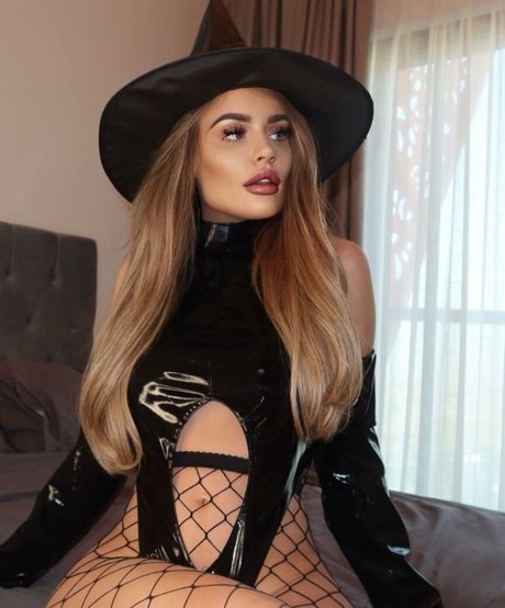 Nicole Farrell nude onlyfans leak