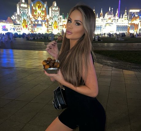 Nicole Farrell onlyfans public photos