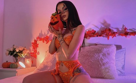 skinny wife onlyfans art nude portrayal