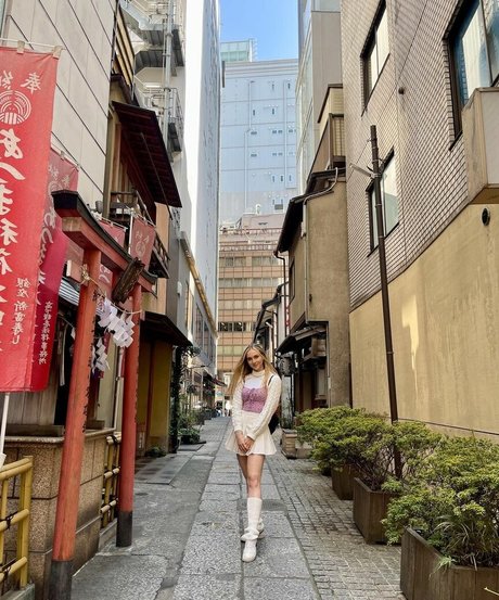 blonde asian onlyfans free nude photo