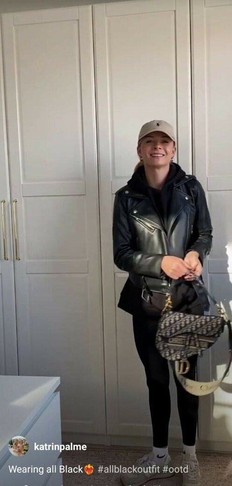 Katrin Palme onlyfans striptease