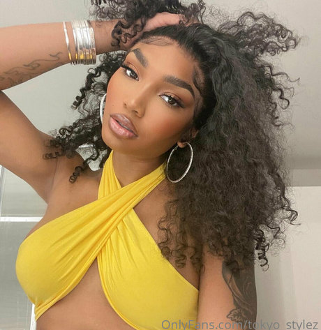 Tokyo Stylez onlyfans leaked tits