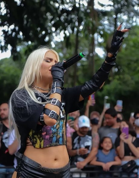 Luisa Sonza onlyfans post