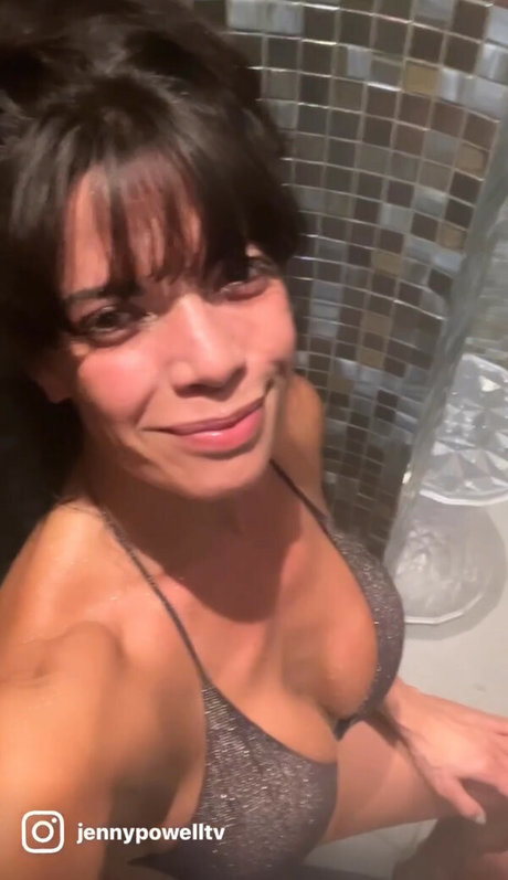 Jenny Powell onlyfans public photos