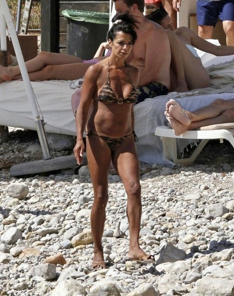 Jenny Powell onlyfans posts