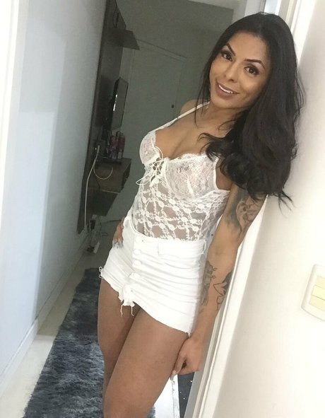 emilysales19 leaked onlyfans sextape