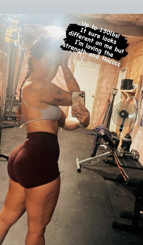 Rhianna R_ nude onlyfans leaks