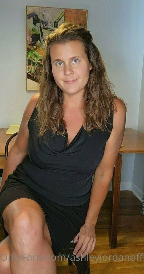 ashleyjordanofficial onlyfans leak free