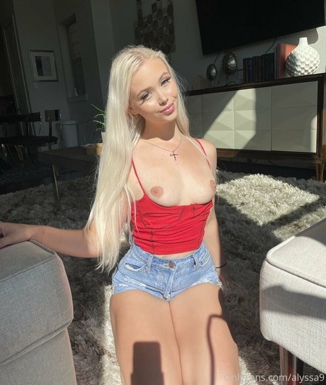 alyssa9 only fans naked