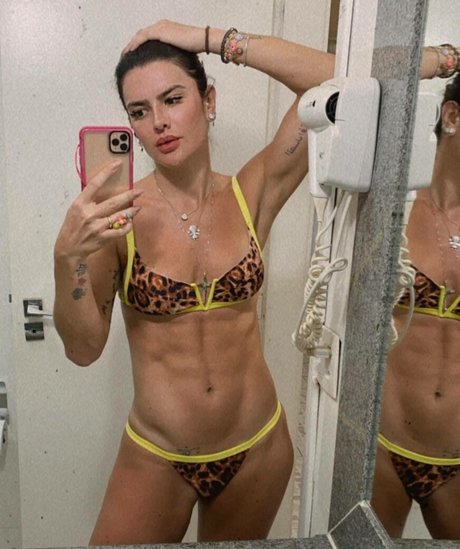 Mirella Santos onlyfans leaks free