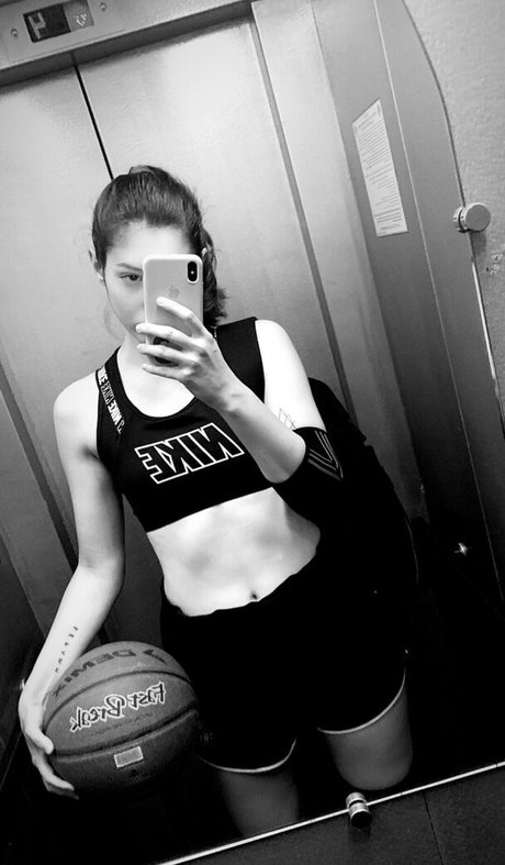 Aloona Larionova pics onlyfans