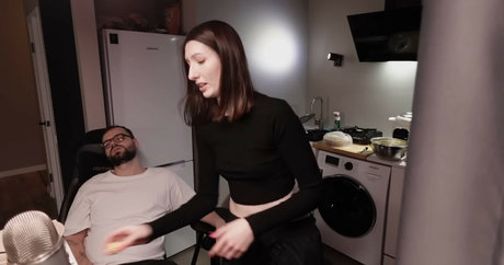 Aloona Larionova only fans sex