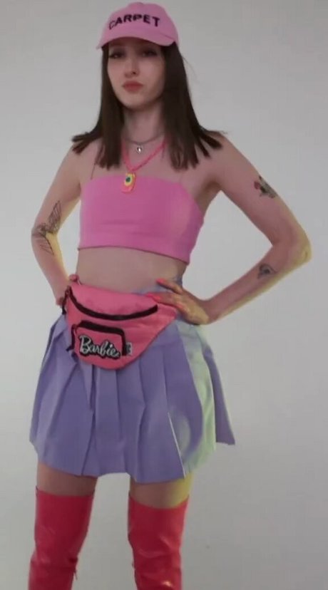 Aloona Larionova onlyfans naked leaks