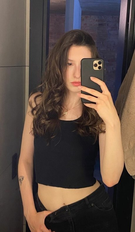 Aloona Larionova leaked onlyfans free