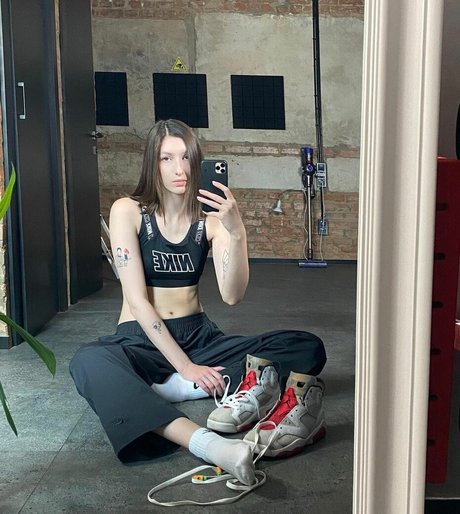 Aloona Larionova onlyfans sexy