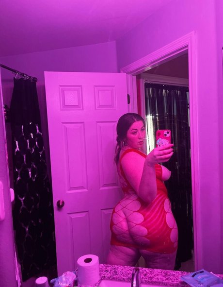 trapqueenary nude onlyfans leak