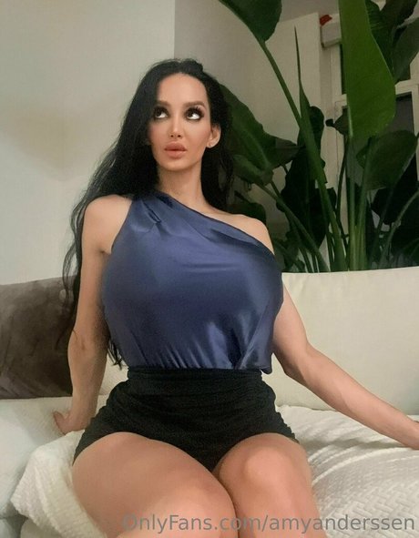 amyanderssen onlyfans topless