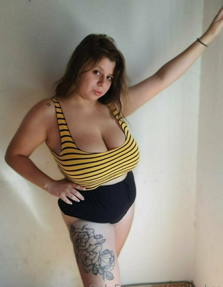 emily lyy onlyfans star