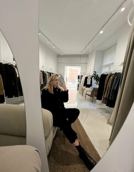 emily lyy onlyfans leak