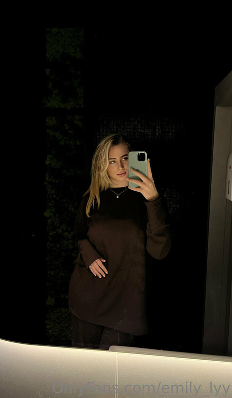 emily lyy onlyfans leakes
