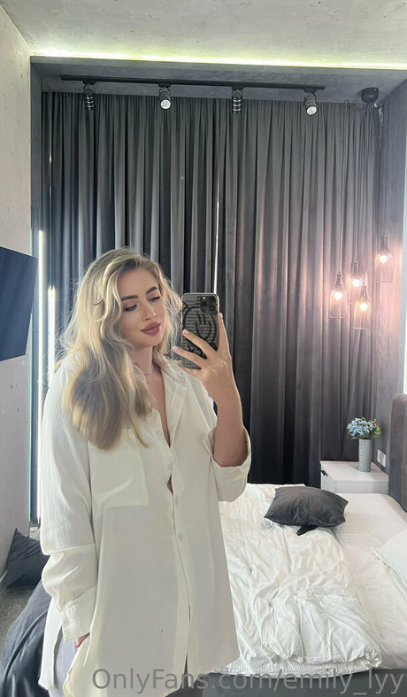 emily lyy onlyfans archive