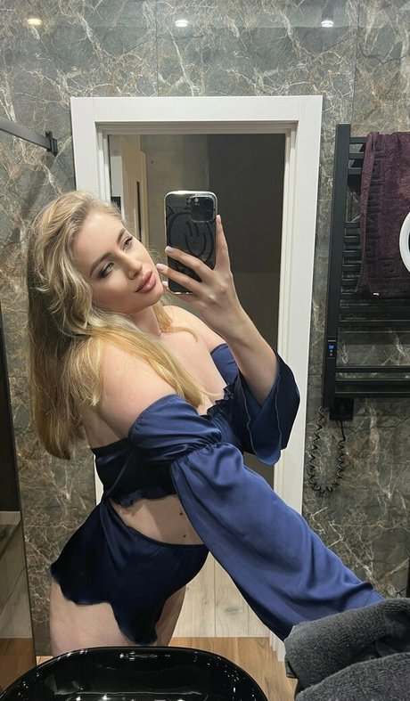 emily lyy onlyfans leaked sex